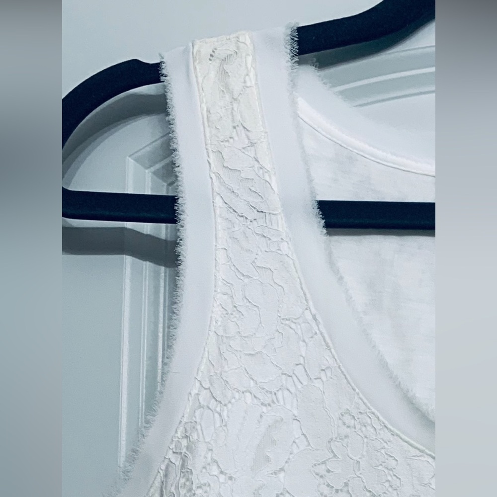 BANANA REPUBLIC, Lace Tops with Lining in Black & White - Picture 9 of 15